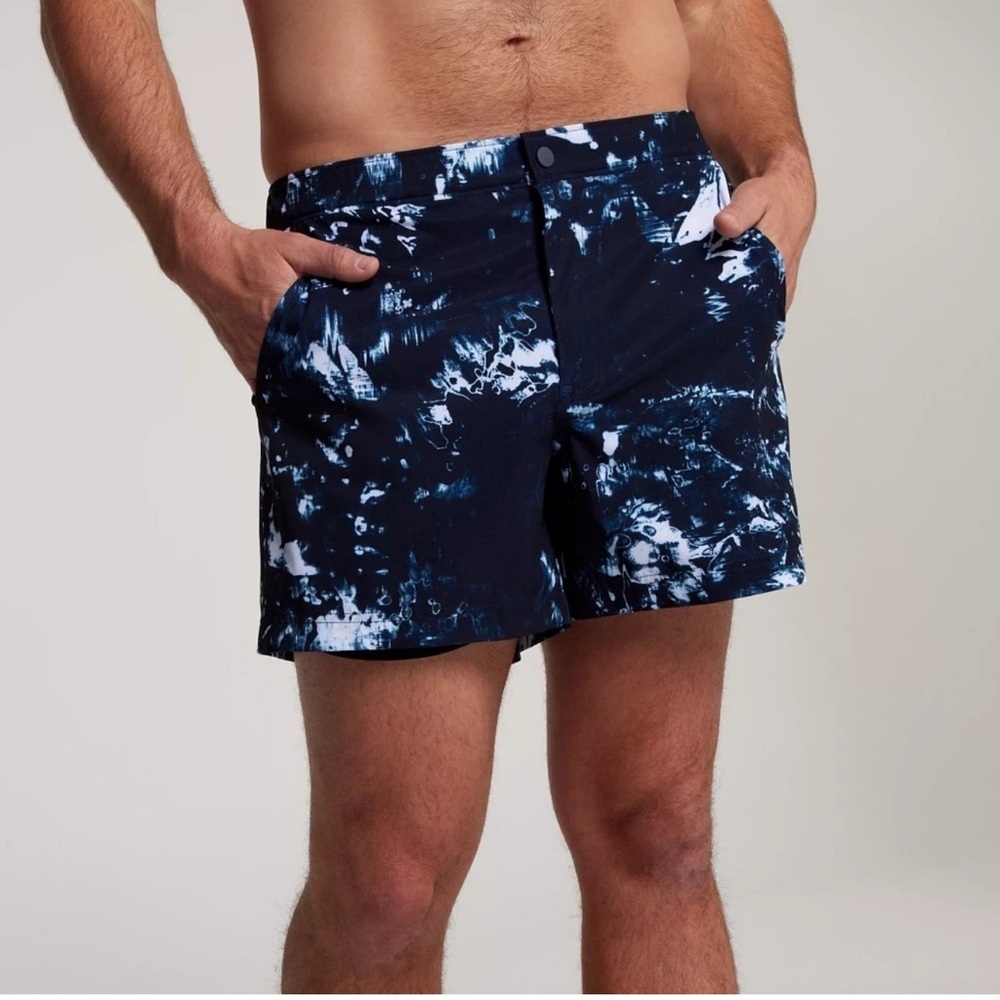 VRST Men's 5" Resort Shorts Indigo Craft Size XL Slim Fit NWT Wear in/out Water